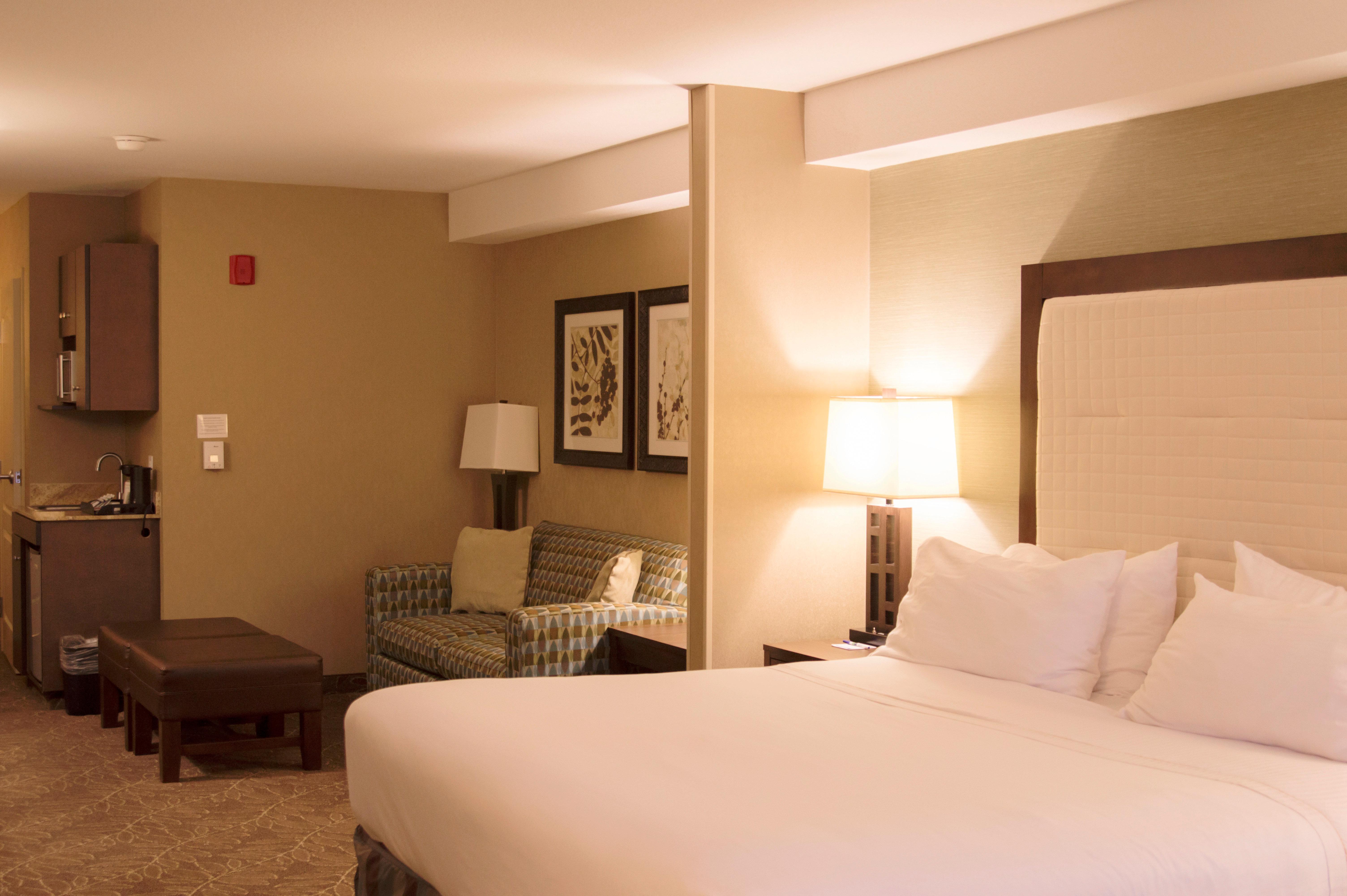 Holiday Inn Express & Suites Logan By Ihg Luaran gambar