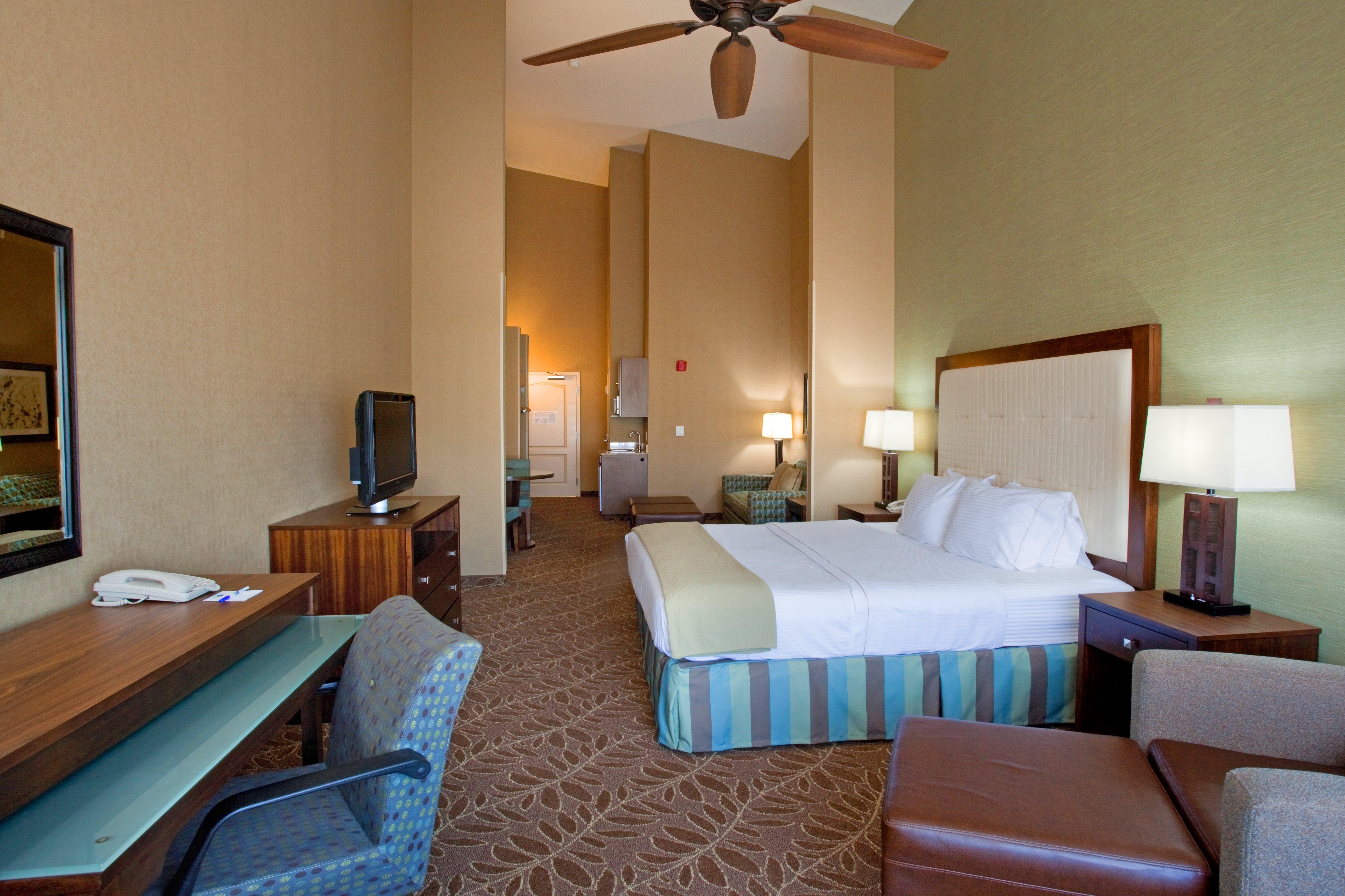 Holiday Inn Express & Suites Logan By Ihg Luaran gambar